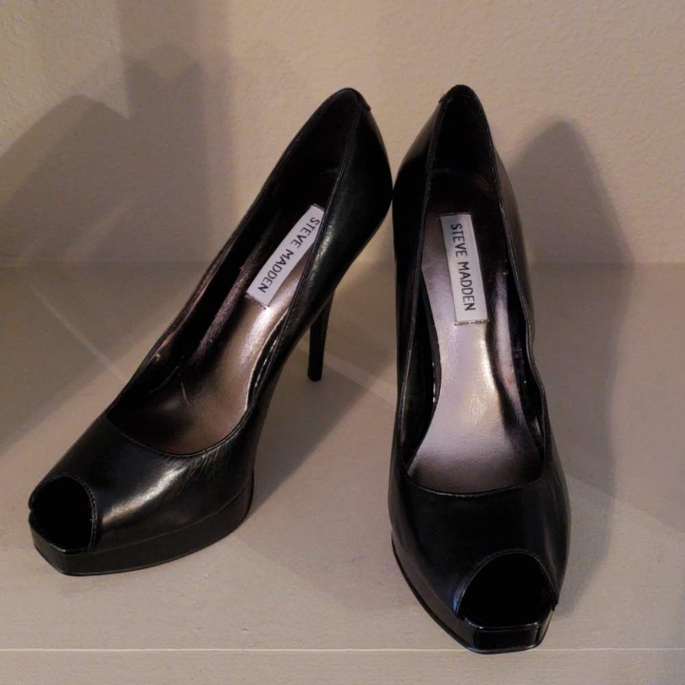 Steve Madden 6.5 P-Karro stilettos